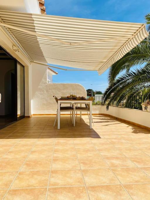 Villa With Private Pool And Close To The *