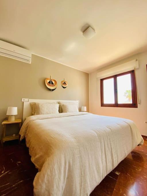 With Private Pool And Close To The * Calp